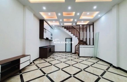 Bán nhà Trương Định, 45m2 x 5 tầng, vài bước ra ô tô đỗ, ngay gần ngã tư Bạch Mai