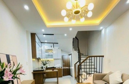 BÁN NHÀ 5 TẦNG 37m2 – DƯƠNG QUẢNG HÀM, CẦU GIẤY – 7.5 TỶ