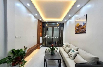 NHÀ 6 TẦNG PHỐ HÀM NGHI – 50m2 GIÁ 7.6 TỶ – Ô TÔ VÀO GẦN CỬA