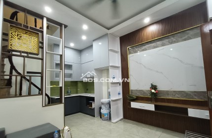 NHÀ MỚI PHỐ MINH KHAI, 24m2, 5 tầng, 4,25 tỷ, 3 phòng ngủ, gần ô tô, full nội thất