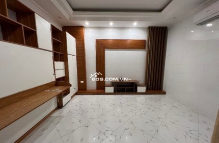 Nhà P/Lô Hoàng Văn Thái, OTO, Kinh Doanh, 90m², Giá 17.8 Tỷ