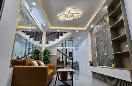 BÁN NHÀ HOÀNG HOA THÁM - BA ĐÌNH, 35M2 X 5 TẦNG, KHU DÂN TRÍ CAO, AN NINH TUYỆT ĐỐI