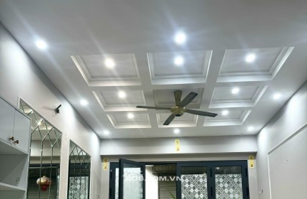 Bán nhà Hồng Tiến - 68m2 - 5T - 10,3 tỷ - nhà đẹp ,thang máy, ngõ ô tô thông