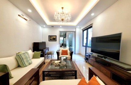 Bán nhà Hồng Tiến - 85m2 - 6T - 12,5 tỷ - ô tô tránh, thang máy xịn, nội thất nhập khẩu