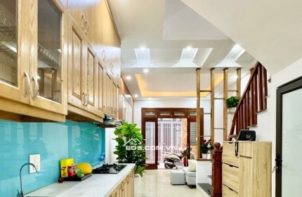 Bán Nhà Lê Trọng Tấn Thanh Xuân 40M2 5 Tầng 3 Phòng Ngủ 5,5 Tỷ, Ô ô Đỗ Cửa