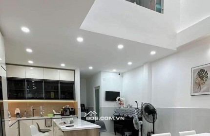 Bán nhà 8x14m cn : 122m2. Trệt lửng 4 lầu st. Tô Hiến Thành, P14, Q10 - 21 tỷ