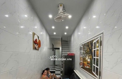 Bán nhà Âu Cơ, 18m2, ngõ nông, 1.75 tỷ