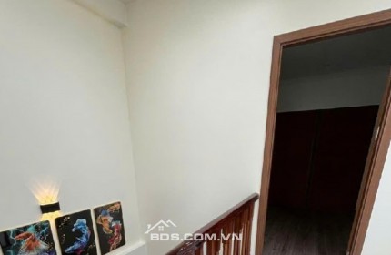 chỉnh chủ muốn bán nhà mới xây  mậu lương-nhà 4 tầng 40m2 chỉ nhỉnh 5 tỷ cách 5m  ra đường ô tô 4 chỗ chạy ngõ thông tứ phía