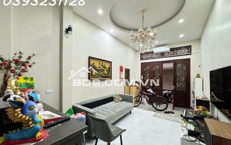 Nhà Đẹp, Diện Tích Rộng 72.2 m2, Phố Thịnh Hào, Đống Đa, Mặt Tiền 4m, Gần Ô Tô, Nhỉnh 12Tỷ.