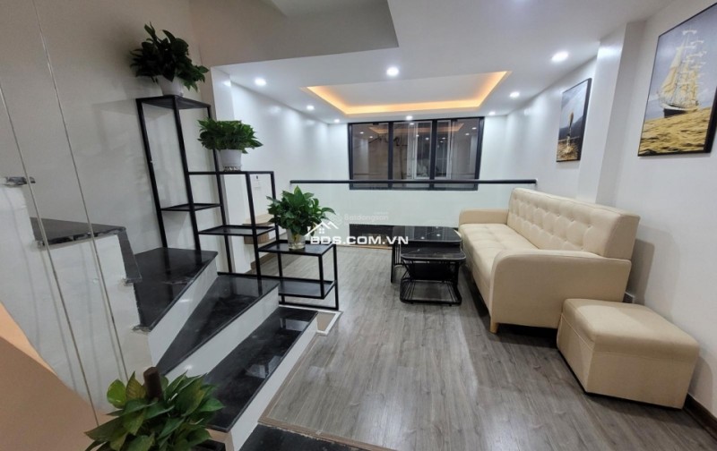 Bán nhà 20m2, 6 tầng, 3 ngủ, đủ công năng phố Nguyễn Trung Ngạn, Hai Bà Trưng