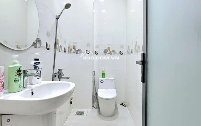 Nhà 5 tầng - Hẻm thông Dương Bá Trạc - Phường 1 - Ngay trung tâm Quận8 - Giá 5 tỷ600 (thương lượng chính chủ)