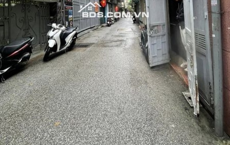 Nhà đẹp Khương Đình về ở luôn 35m x 4 tầng, mt 3.5m sát phố , ngõ thoáng rộng ô tô đỗ ngay nhà