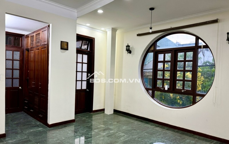SIÊU HOT - BIỆT THỰ 2MT HẢI CHÂU 4,5 TẦNG - DIỆN TÍCH 120M2 - 3 MẶT TIỀN - GIÁ CHỈ 7,8 TỶ