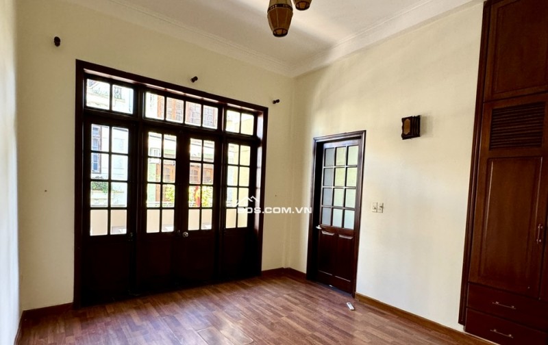 SIÊU HOT - BIỆT THỰ 2MT HẢI CHÂU 4,5 TẦNG - DIỆN TÍCH 120M2 - 3 MẶT TIỀN - GIÁ CHỈ 7,8 TỶ