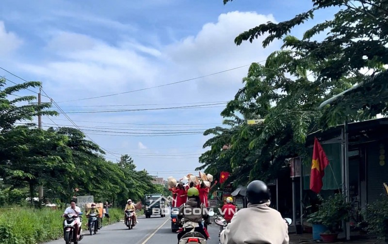 CHỦ NGỘP QUÁ NGỘP THANH LÝ GẤP LÔ 2 MẶT TIỀN ĐƯỜNG NHỰA NGAY TRUNG TÂM THÀNH PHỐ