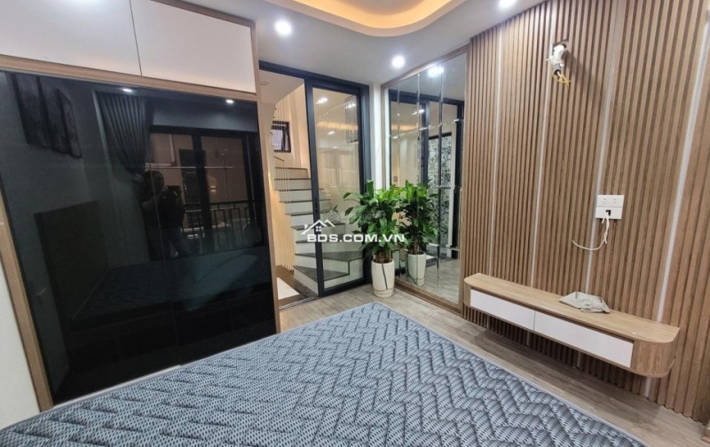 Bán nhà 20m2, 6 tầng, 3 ngủ, đủ công năng phố Nguyễn Trung Ngạn, Hai Bà Trưng