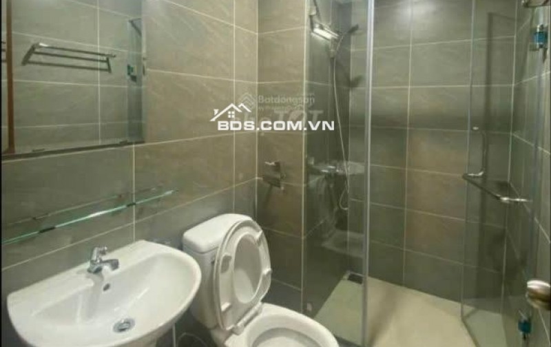 Bán căn hộ 2pn,2wc, 61m2, 2 ty1 , mặt tiền phạm thế hiển q.8