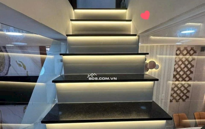 Đắc địa Quận 3 Hoàng Sa Nhà phố 4x8m sang trọng 2 phòng ngủ nội thất sịn Giá tốt 5.2 tỉ chờ chủ mới