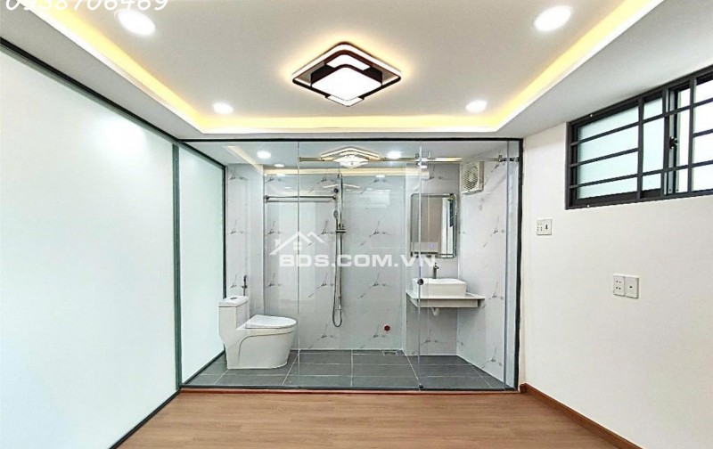 NHÀ TRUNG TÂM QUẬN 10 - NGAY NGÃ 7 LÝ THÁI TỔ - 30M2 - 3 TẦNG - HẺM RỘNG THOÁNG - NHÀ MỚI ĐẸP LUNG LINH - XÁCH VALY VÀO Ở NGAY NHỈNH 5 TỶ.