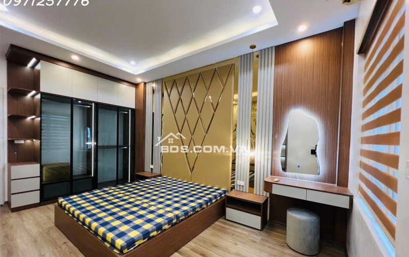 CHÍNH CHỦ BÁM NHÀ-KIM GIANG-HOÀNG MAI-DT:37M2-MT3,7M2-4TANG- GIÁ 5,56TY- OTO TRÁNH BA GÁC CÁCH 10M- RA MẶT PHỐ 100M RA MẶT PHỐ.