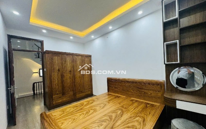 Vĩnh Hưng - gần ô tô - Tài chính 4 tỷ nhà 25m 5 tầng