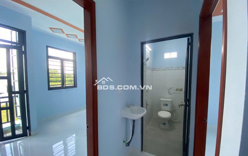 BÁN NHÀ 2 PHÒNG NGỦ 2 TOILET NGAY MỸ HẠNH NAM GẦN KHU CÔNG NGHIỆP