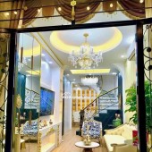 Nhà Đẹp Gần Đường Ô TÔ Đặng Tiến Đông, Đống Đa 44m, 5 tầng, giá 9.85 tỷ.