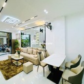 Nhà Đẹp Ngõ Ô TÔ, LÔ GÓC Tôn Đức Thắng, 40m, 4 tầng, mt 4.5m, giá 11.8 tỷ.