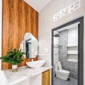 Đi Lấy Chồng Ra Nước Ngoài Định Cư CẦN BÁN GẤP NHÀ 1LẦU XÂY MỚI TOANH Ở Ngay TRUNG TÂM TP