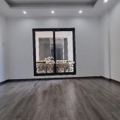NHÀ NGAY Ô CHỢ DỪA- ĐỐNG ĐA​​​​​​​ - FULL NỘI THẤT - VỊ TRÍ SIÊU ĐẸP - TRƯỚC NHÀ CỰC RỘNG - XE ĐỂ THOẢI MÁI