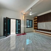 SIÊU PHẨM - NHÀ ĐẸP - 3PN NGỌC THUỴ- NGÕ RỘNG THÔNG THOÁNG 42m GIÁ 4TỶ( thương lượng)