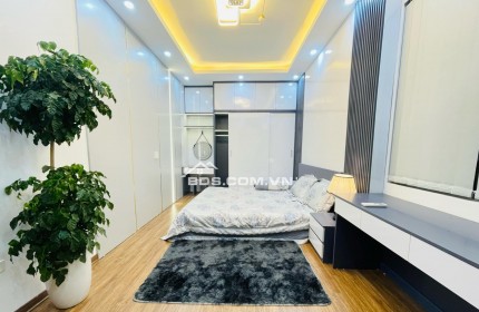 Bán nhà Cảm Hội, Hai Bà Trưng 43m x 4PN, ô tô đỗ gần, tiện ích, dân trí, giá 9.2 tỷ. LH: 0366051369