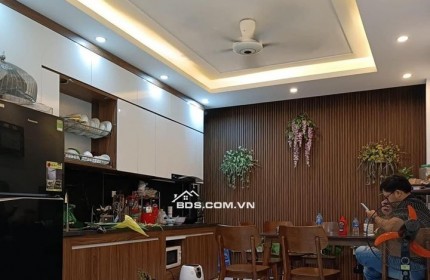 BÁN NHÀ NGỌC THUỴ, NHÀ DÂN XÂY 5T, 37M², 5 TỶ, FULL ĐỒ, NHÀ ĐẸP, Ô TÔ ĐỖ CỔNG