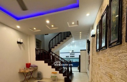 Bán Nhà Nguyễn Ngọc Vũ Nhà Mới Đẹp Full Nội Thất  Dt 60m2 4T  Giá 12 tỷ