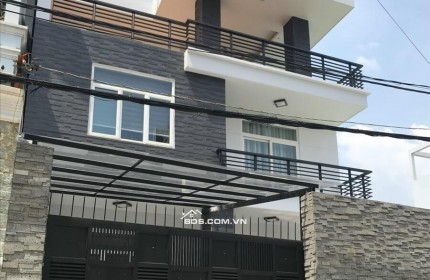 Tin nóng! Bán biệt thự phố Thảo Điền  205m2, hồ bơi riêng, Chủ nhà đang kẹt tiền, cần bán gấp