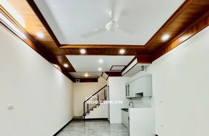 Bán nhà Âu Cơ Tây Hồ, 31m2, ngõ ô tô, nhỉnh 2 tỷ