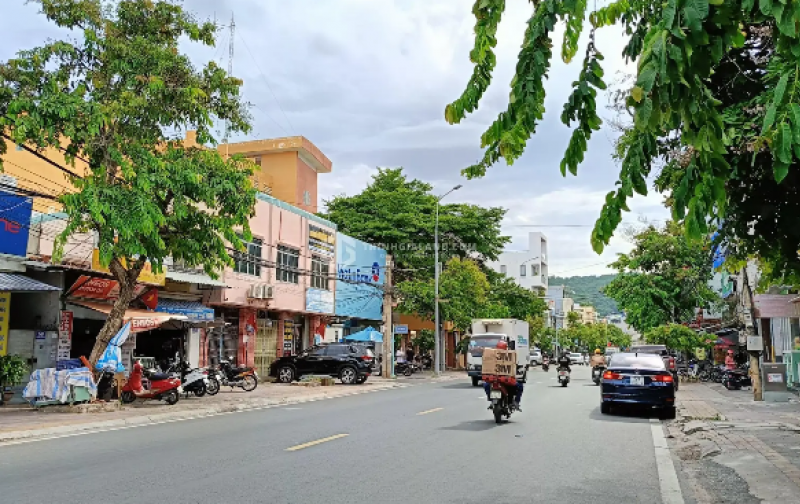 MẶT TIỀN ĐANG CHO THUÊ CÓ THU NHẬP 30TR/THÁNG CHO CHUỖI HỆ THỐNG LỚN LÂU DÀI