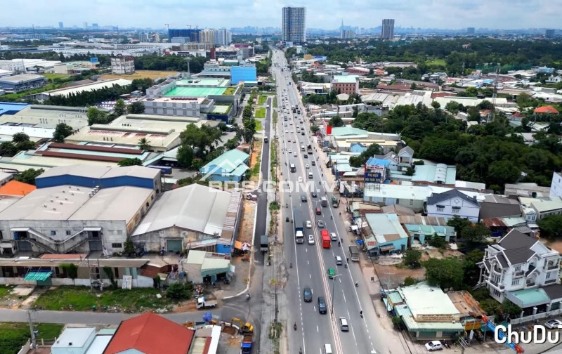 Bán lô biệt thự trục đường đôi kế góc 200m2 full thổ cư ngay mặt sông,gần ngã tư Bình Phước