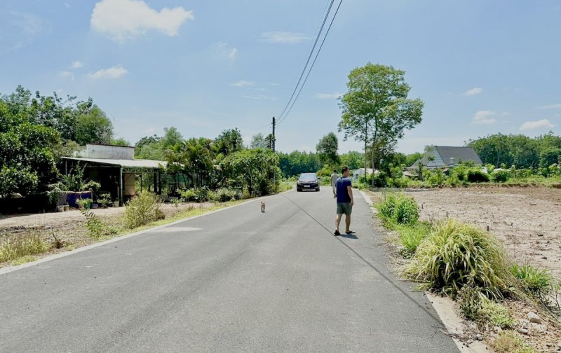 BÁN 10x60= 600M2 NẰM GIỮA KCN, CHỢ DÂN ĐÔNG TIỆN XÂY TRỌ. GIÁ 180 TRIỆU