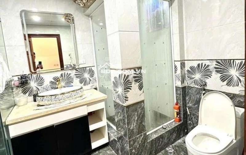 HIẾM. nhà Kđt Mậu Lương 50m2, 5 TẦNG, giá 12 tỷ. PHÂN LÔ - Ô TÔ TRÁNH - VỈA HÈ - KINH DOANH - TIỆN ÍCH BẠT NGÀN.