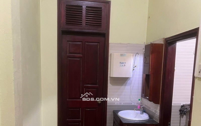 BÁN NHÀ TRONG NGÕ PHƯỜNG TRẦN LÃM XÂY CHẮC CHẮN CÒN ĐẸP, ÔTÔ ĐỖ NGÀY ĐÊM, DIỆN TÍCH 90M2, MẶT TIỀN 6M