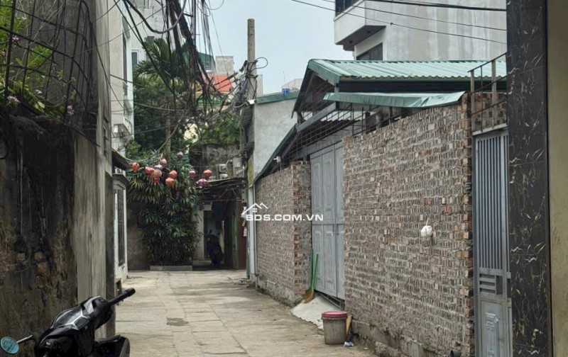 Bán nhà 5 tầng Tam Hiệp 35m2 mới xây, ngõ nông, xe 7 chỗ đỗ cách 16m, 99m ra bãi đỗ xe 24/7 giá cực hời.