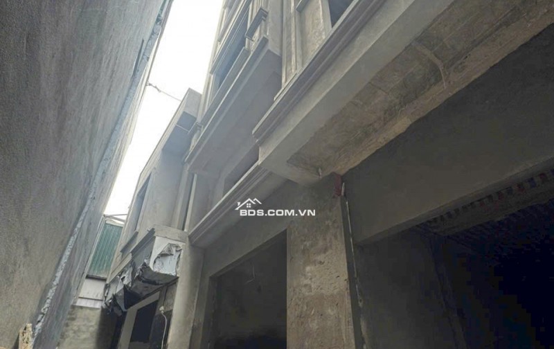 Bán nhà 5 tầng Tam Hiệp 35m2 mới xây, ngõ nông, xe 7 chỗ đỗ cách 16m, 99m ra bãi đỗ xe 24/7 giá cực hời.