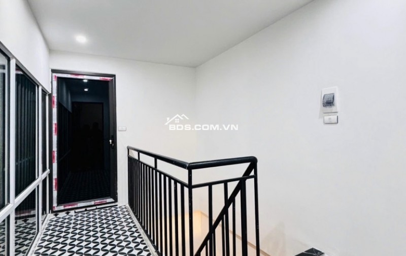 Bán nhà Khâm Thiên, Đống Đa - Nhà đẹp - Full nội thất - Dân xây - Ngõ rộng - 37,7m2, 5 Tầng, Chỉ 5,9 Tỷ