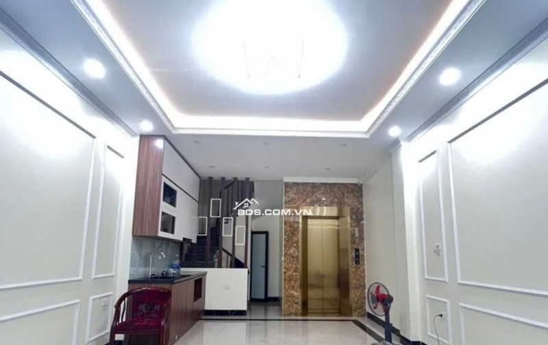 Nhà đẹp, lô góc, thang máy DT 40m x 6T giá 10.9 tỷ ngõ 155 Cầu Giấy - Quan Hoa