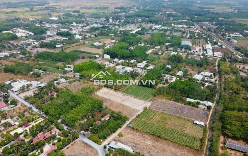 Với diện tích hơn 1000m2, ngay khu công nghiệp mà giá chỉ có 205tr