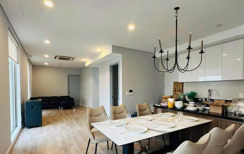 Cho thuê căn hộ 3pn tại q2,diện tích lớn 160m2, view sông tầng cao thoáng mát