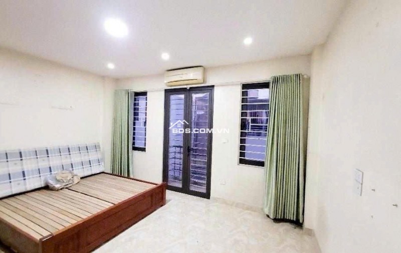 Nhà đẹp Ngọc Thụy 46m², 5 tầng, giá 7.9 tỷ.