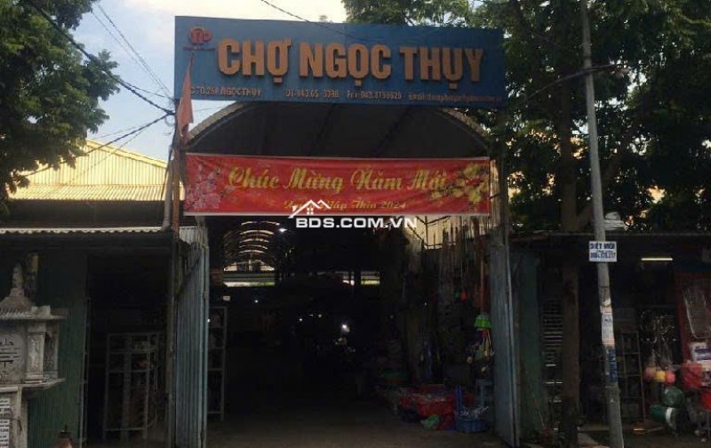 Mảnh đất tuyệt đẹp ở Ngọc Thụy, nằm ngay sát vườn hoa Ngọc Thụy, phía sau là Trường Quốc tế Việt Pháp giá 7.09 tỷ