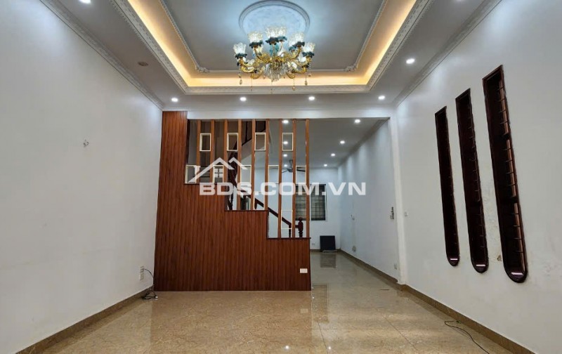 Cần bán CHCC 987 Tam Trinh, Hoàng Mai 70m2 3PN 2WC view Hồ Yên Sở giá nhỉnh 3 tỷ